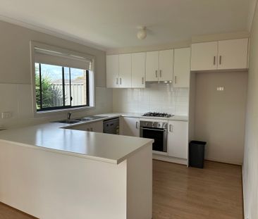 Lovely 3 Bedroom Home - Photo 1