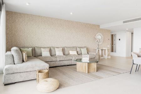 3 Bedroom Apartment For Rent in Estepona, Málaga - Foto 2