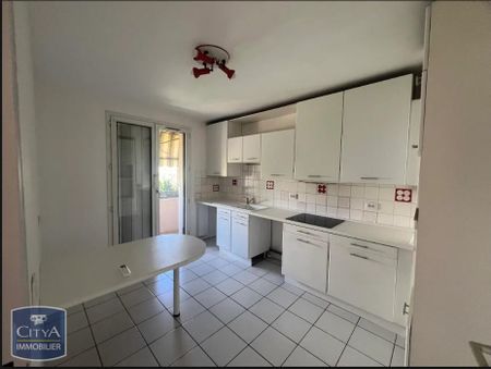 Location Appartement 4 pièces 100m² MARSEILLE 12ème - Photo 5