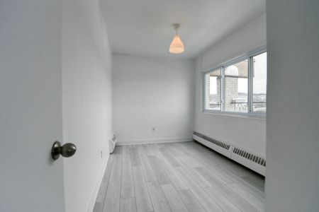 809 Bloomfield Avenue - Photo 3