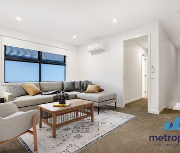 CONTEMPORARY NEW HOME IN McKINNON SECONDARY COLLEGE ZONE - Photo 1