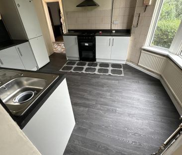 6 bedroom detached house to rent - Photo 4