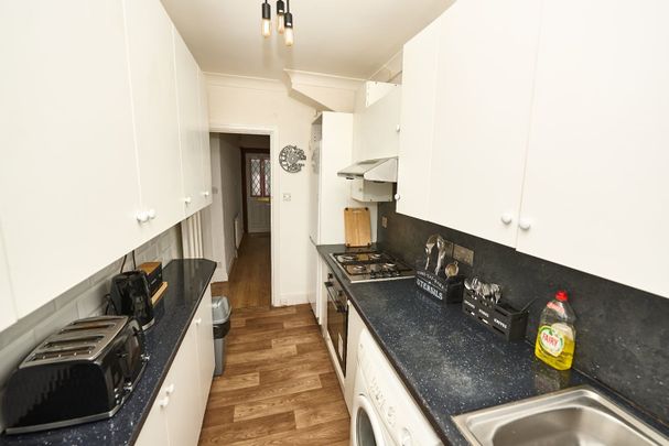 Room in a Shared House, Drake Road, HA2 - Photo 1