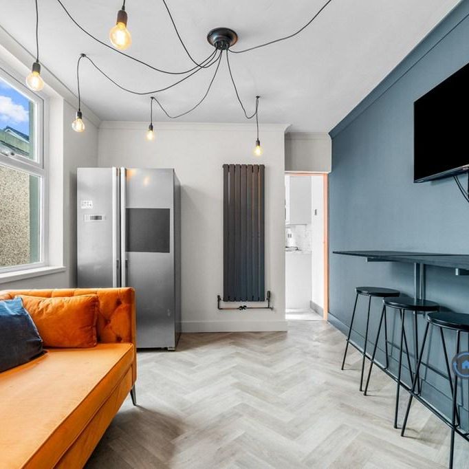 1 bedroom in a house share to rent - Photo 1