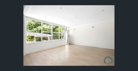 Single-Level Home in Convenient Mosman Location - Photo 5