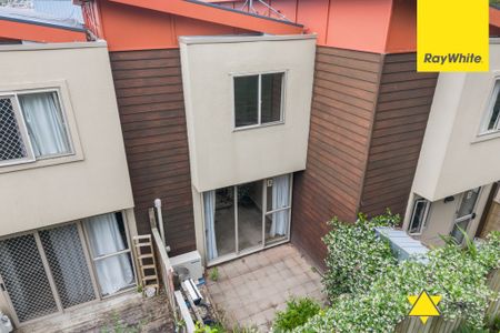 Bright and Spacious 2-Bedroom Unit in a Convenient New Lynn Location - Photo 4