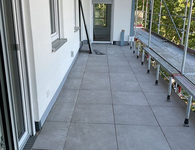 Wohnen unterm neuen Dach – 2-Zimmer-Erstbezug ohne Aufzug! - Photo 1