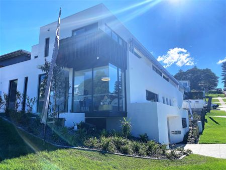 Luxury Apartment Living - Photo 4