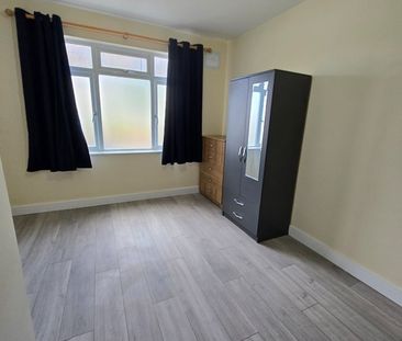 Studio Flat, Hollydale Road, SE15 - Photo 1