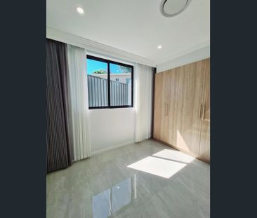 Brand New Luxury 5- Bedroom Plus Study Nook Duplex - Modern Living ... - Photo 6