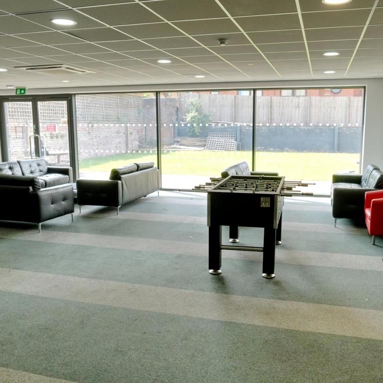 1 bedroom private hall to rent - Photo 1