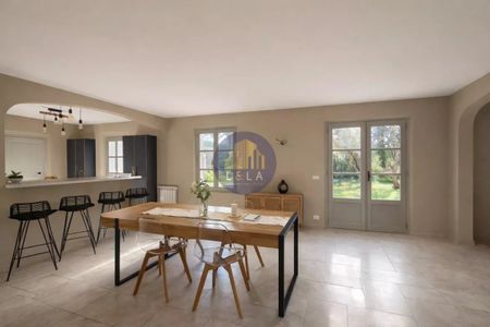 A LOUER - CÉLONY – MAISON FAMILIALE AVEC PISCINE - Photo 2