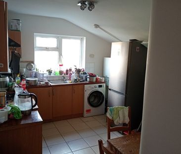 Room in a Shared Flat, Rutland Road, IG1 - Photo 1