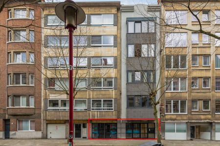 Op te frissen handelspand van 459 m² op uitstekende locatie te koop! - Photo 3