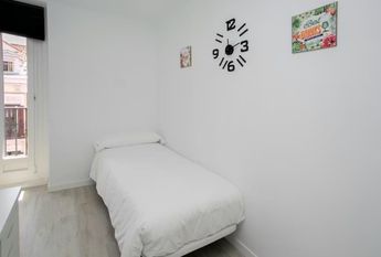 Calle del Arenal, Madrid, Community of Madrid 28013