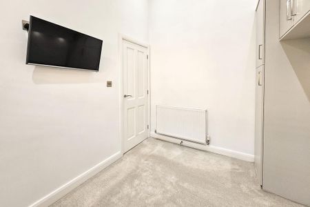2 bedroom semi-detached house to rent - Photo 2