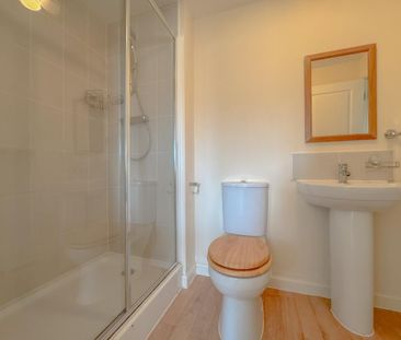 4 bedroom terraced house to rent - Photo 4