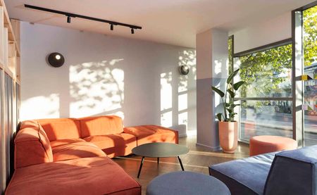 Double Wheelchair Accessible Studio - Photo 2