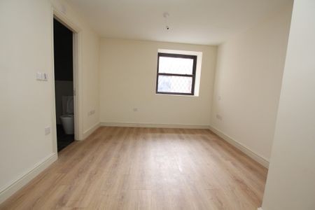 2 Bedroom Apartment, Chester - Photo 2