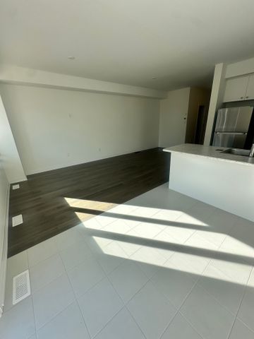 For Lease - 61 Brighton Lane, Thorold, Ontario - Photo 4