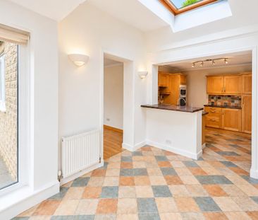 4 bedroom detached house to rent - Photo 1