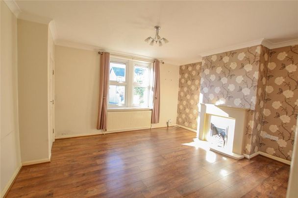 3 bedroom end of terrace house to rent - Photo 1