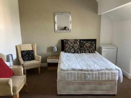 Room in a Shared House, Chester Road, M32 - Photo 5