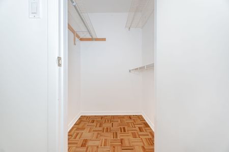 For Lease - 122 Moregate Crescent, Brampton, Ontario - Photo 4