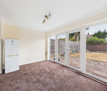 Hetherington Close, Slough, Berkshire,SL2 - Photo 2
