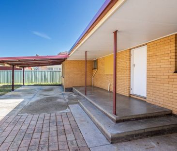 Lovely Modern Home in Prime North Shepparton Location - Photo 3