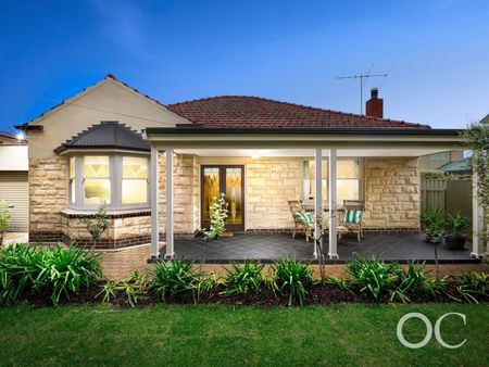 Open the Door to Timeless Charm and Modern Comfort in the Heart of Highgate - Photo 2