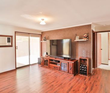Neat 2 Bedroom Unit - Photo 1
