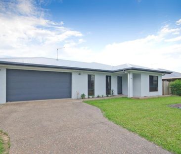 SPACIOUS THREE BEDROOM HOME, IN SOUGHT AFTER WHITE ROCK! - Photo 4