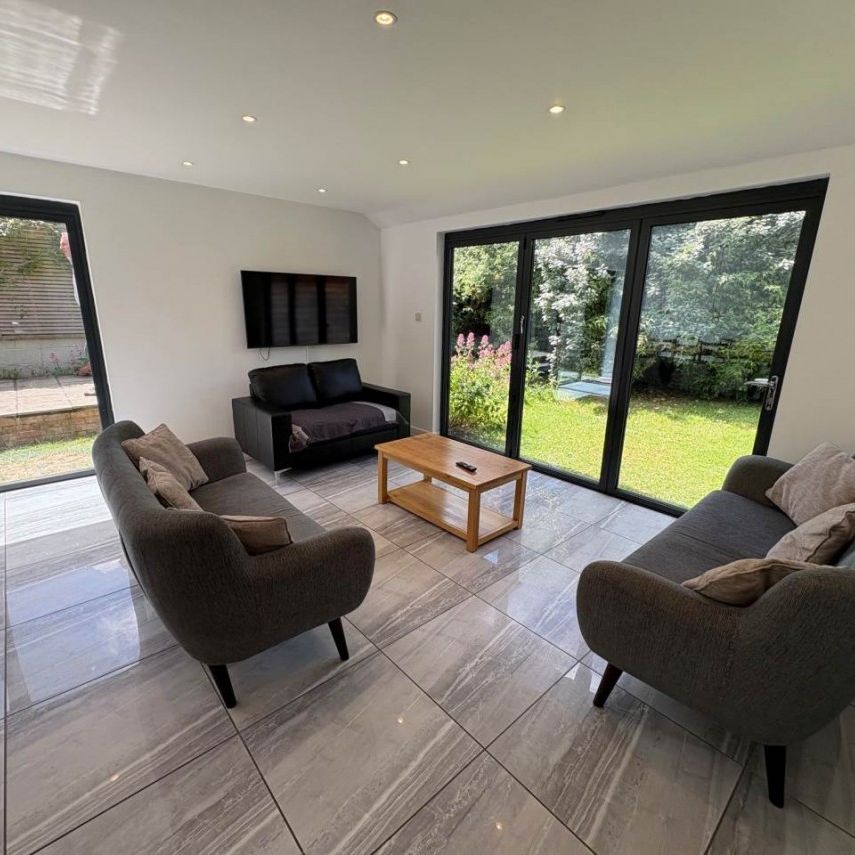 Banwell, North Somerset - Photo 1
