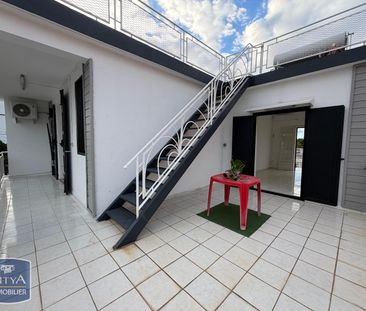 Location Maison 4 pièces 90m² LE PORT 97420 - Photo 3