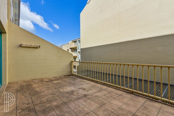 Charming 2-Bedroom Apartment in the Heart of Griffith with brand new carpets - Photo 1
