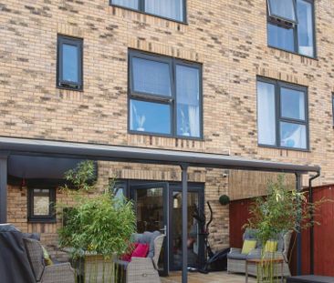 Town House to rent - Adit Road, Erith, DA8 - Photo 4