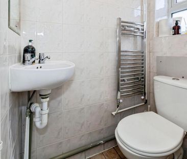 3 bedroom terraced house to rent - Photo 3