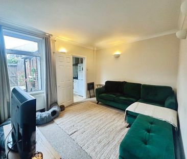 2 bedroom terraced house to rent - Photo 5