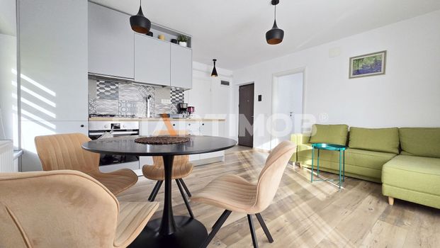 Studio mobilat Coresi cu parcare si terasa 30 mp - Fotografie 1