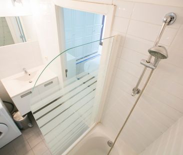 Furnished Apartment in Brussels Schuman, EU District - Photo 6