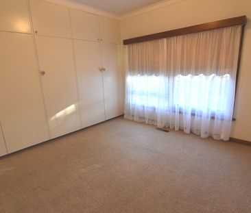 FAMILY HOME IN GREAT LOCATION - Photo 2