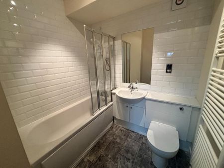 2 bedroom flat to rent - Photo 5