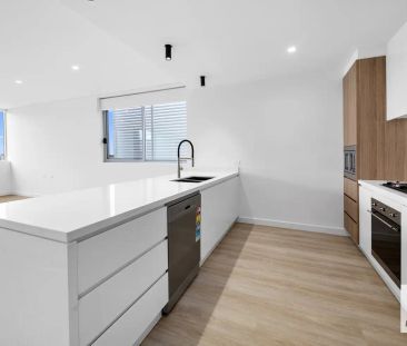 “Stylish AS Brand New Luxury Living” - Photo 3