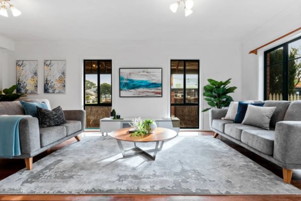 Modern 3 Bedroom Townhouse - Mt Waverley School Zone !!! - Photo 1