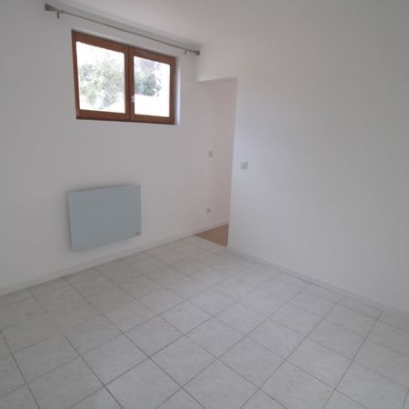 Location Appartement 2 pièces 27m² CHAILLY EN BIERE 77930 - Photo 4