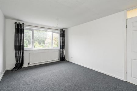 3 bedroom detached house to rent - Photo 2