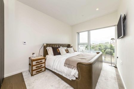 3 bedroom flat to rent - Photo 2