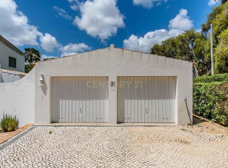 Mexilhoeira Grande, Faro - Photo 5