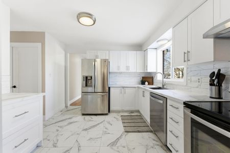 For Lease - 27 Morris Drive, Belleville, Ontario - Photo 5